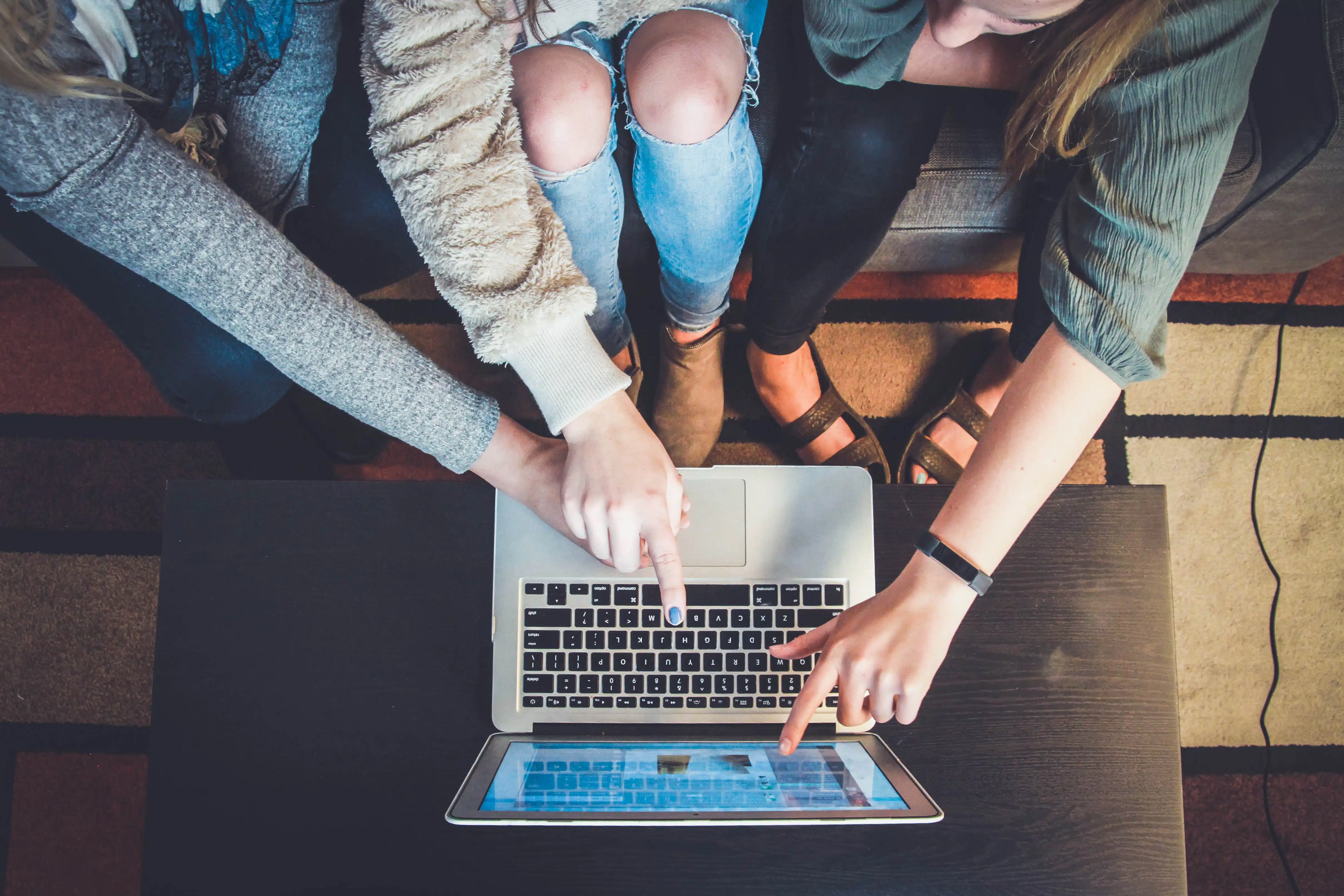 gobox_social-media-girls